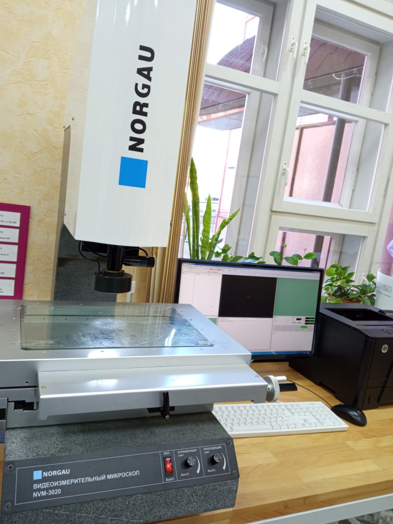 Видеоизмерительный микроскоп NORGAU, модель NVM-3020.
