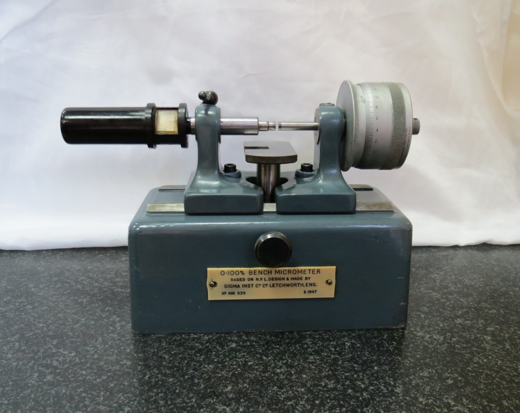 Микрометр настольный фирма SIGMA INSTRUMENT CO. LTD