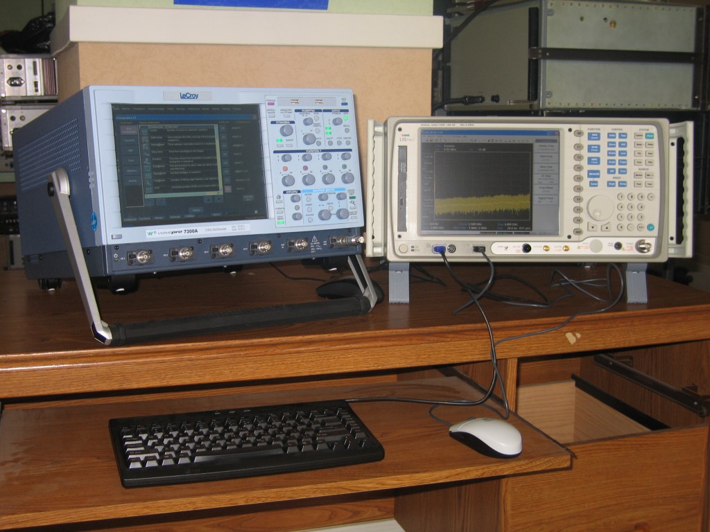 Осциллограф цифровой запоминающий WP 7300A и Анализатор спектра  LSA-30