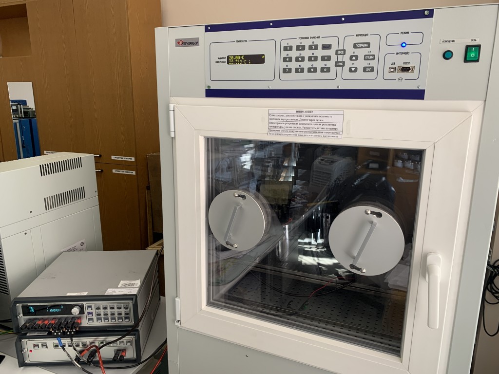 Компаратор-калибратор универсальный КМ300Р, Термостат ТВ-1