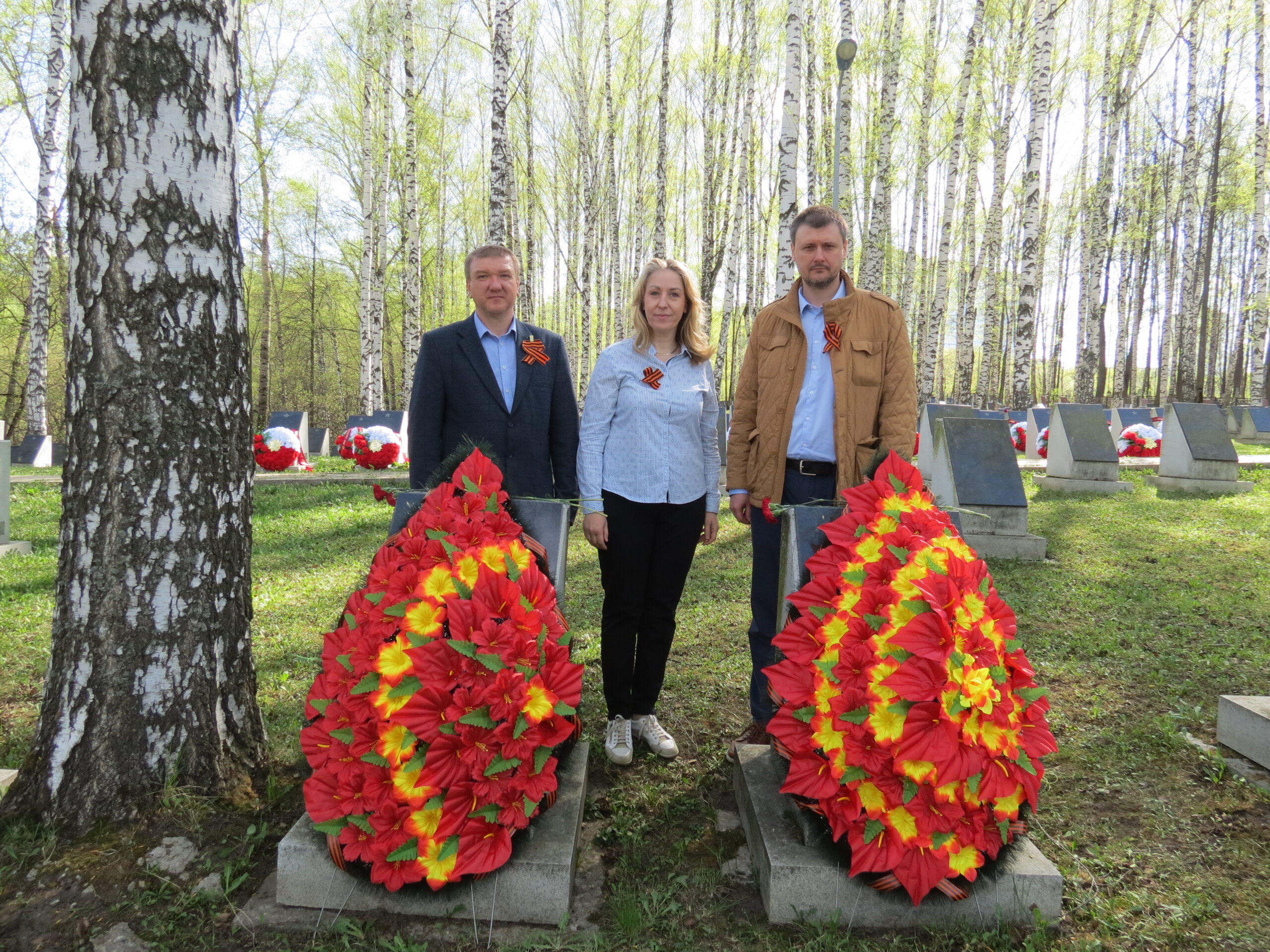 ВОЗЛОЖЕНИЕ ВЕНКОВ У МЕМОРИАЛА «СКОРБЯЩАЯ» НА ЕГОШИХИНСКОМ КЛАДБИЩЕ ГОРОДА ПЕРМИ